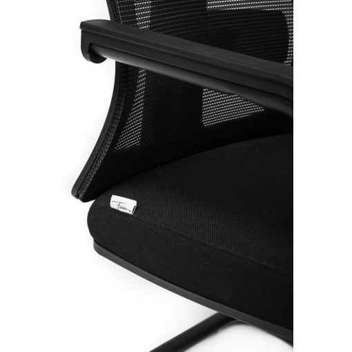 Zoom szánkótalpas tárgyalószék karfával, hálós háttámlával