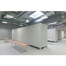 Hosszúajtós öltözőszekrény 4 fős