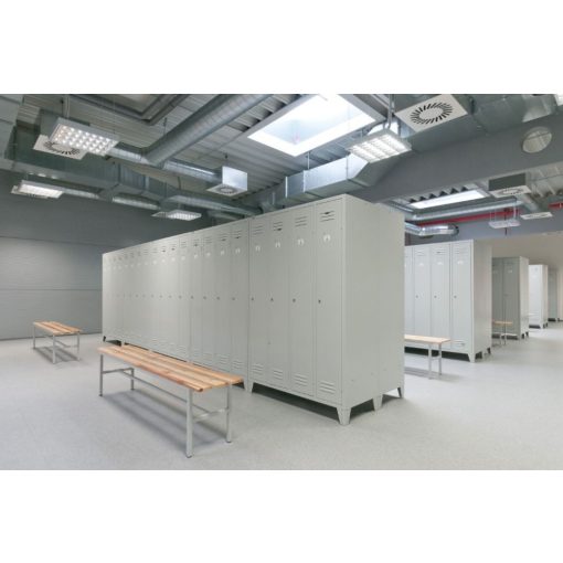 Hosszúajtós öltözőszekrény 4 fős